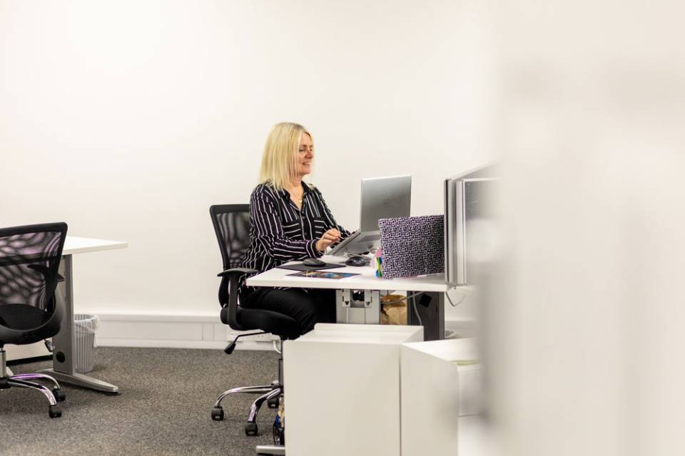 ROCKFINESCOffice-115